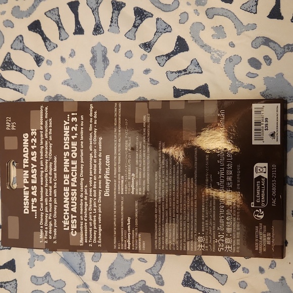 Pirates of the Caribbean pin starter set nwt - Picture 7 of 8